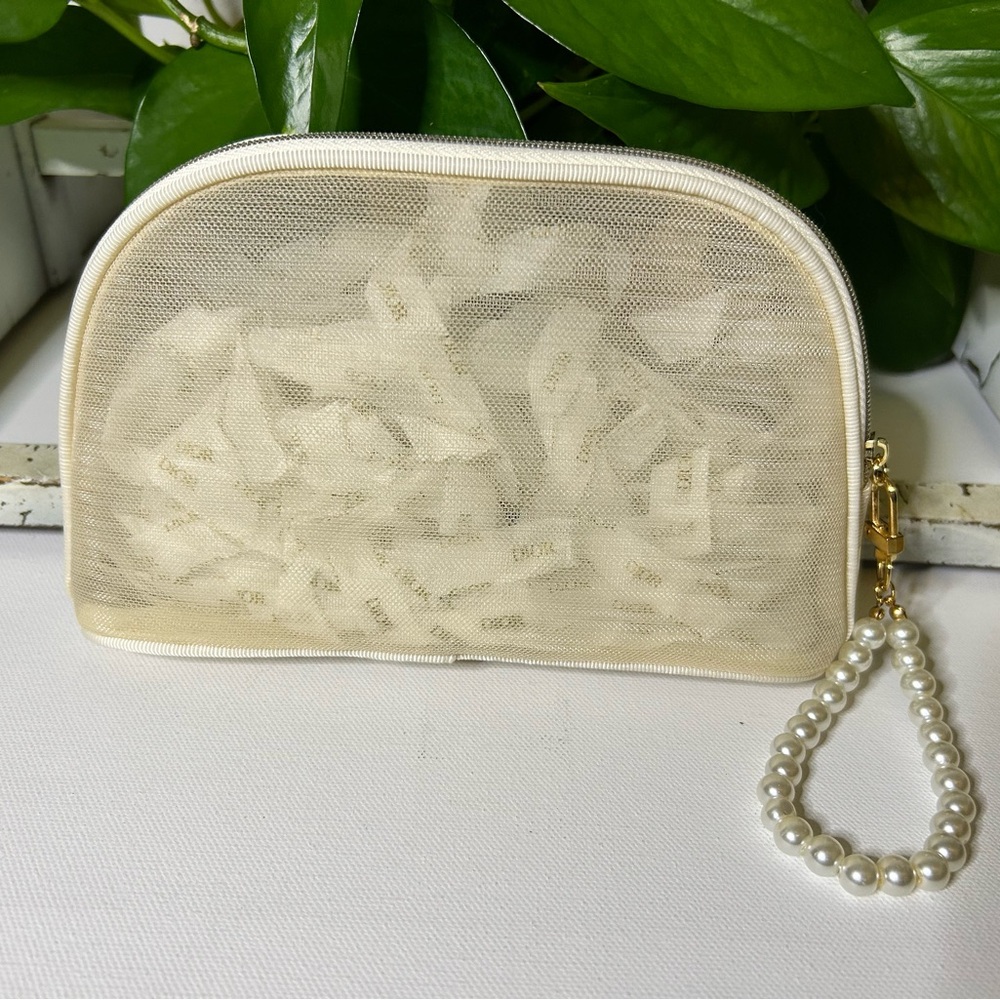 Dior Mother’s Day Pouch in Box - Picture 2 of 6